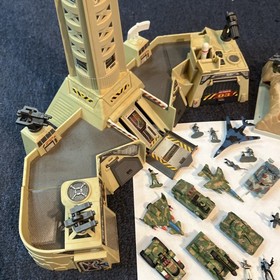 Micro Machines Military Lot.  3 Bases  + 22 Loose Forces