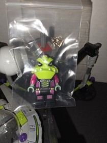 Lego 7051 TRIPOD INVADER (Alien Conquest Series) Released In 2011 Retired