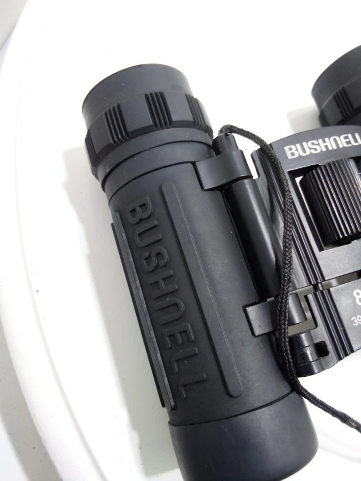 Bushnell 8 x 21 Compact Binoculars plus case 392 ft at 1000 yards  - Image 4 of 4