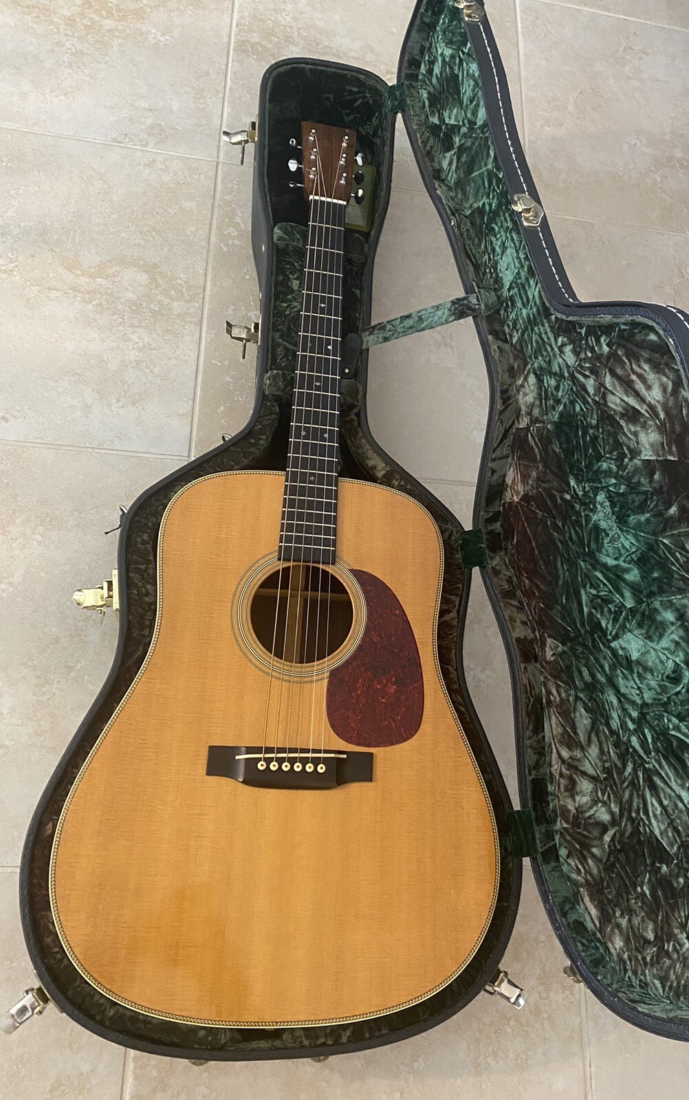 1997 MARTIN HD28 VR Acoustic Dreadnought GUITAR w/ Hardshell Case