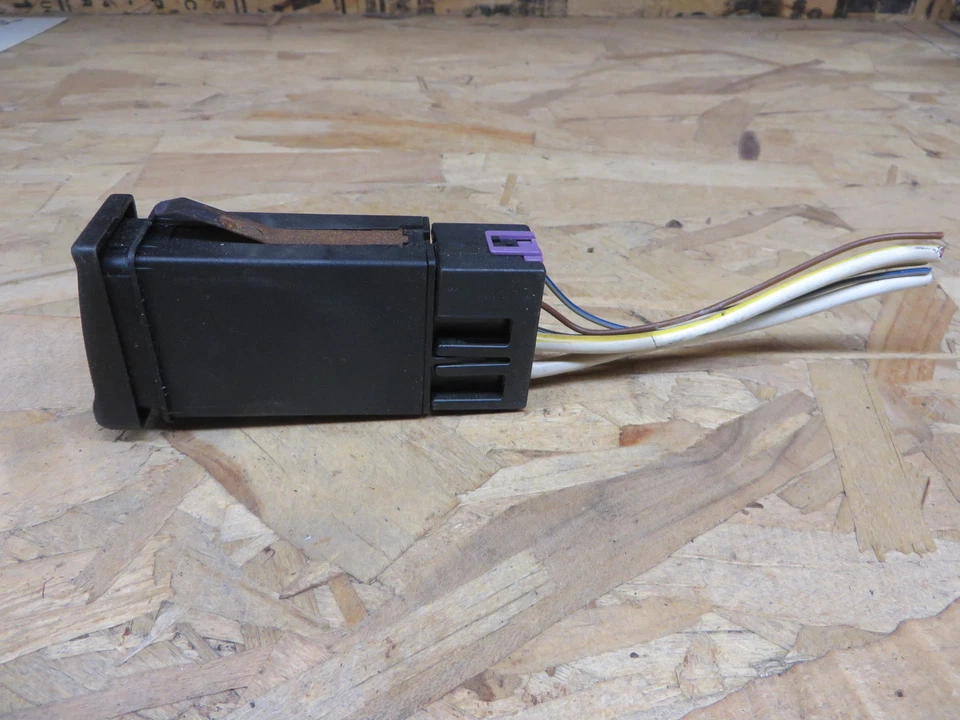 奥迪 100 93 1993 后挡泥板除霜器开关原始设备制造商 # 4A0 941 503A — 第 2/4 张图片