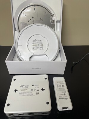 Ubiquiti UniFi Security Gateway (USG), Cloud Key and AP AC PRO