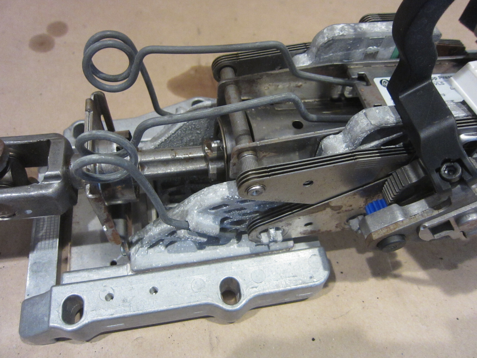 Ferrari 458 - Complete Manual Steering Column With Key  - P/N 280960