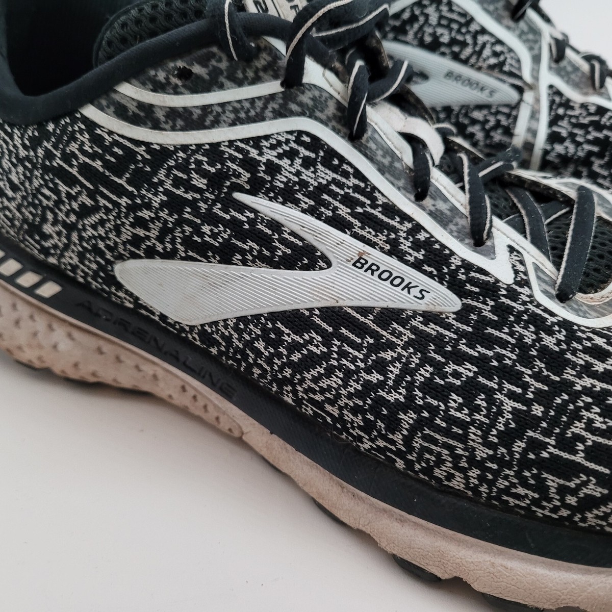 Brooks Adrenaline GTS 20 Running Walking Shoe Sneaker Black 