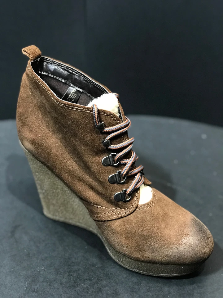 DIESEL 女式深棕色 Distress 麂皮绒楔形短靴不匹配尺寸 EU L 38/R 37 — 第 2/4 张图片