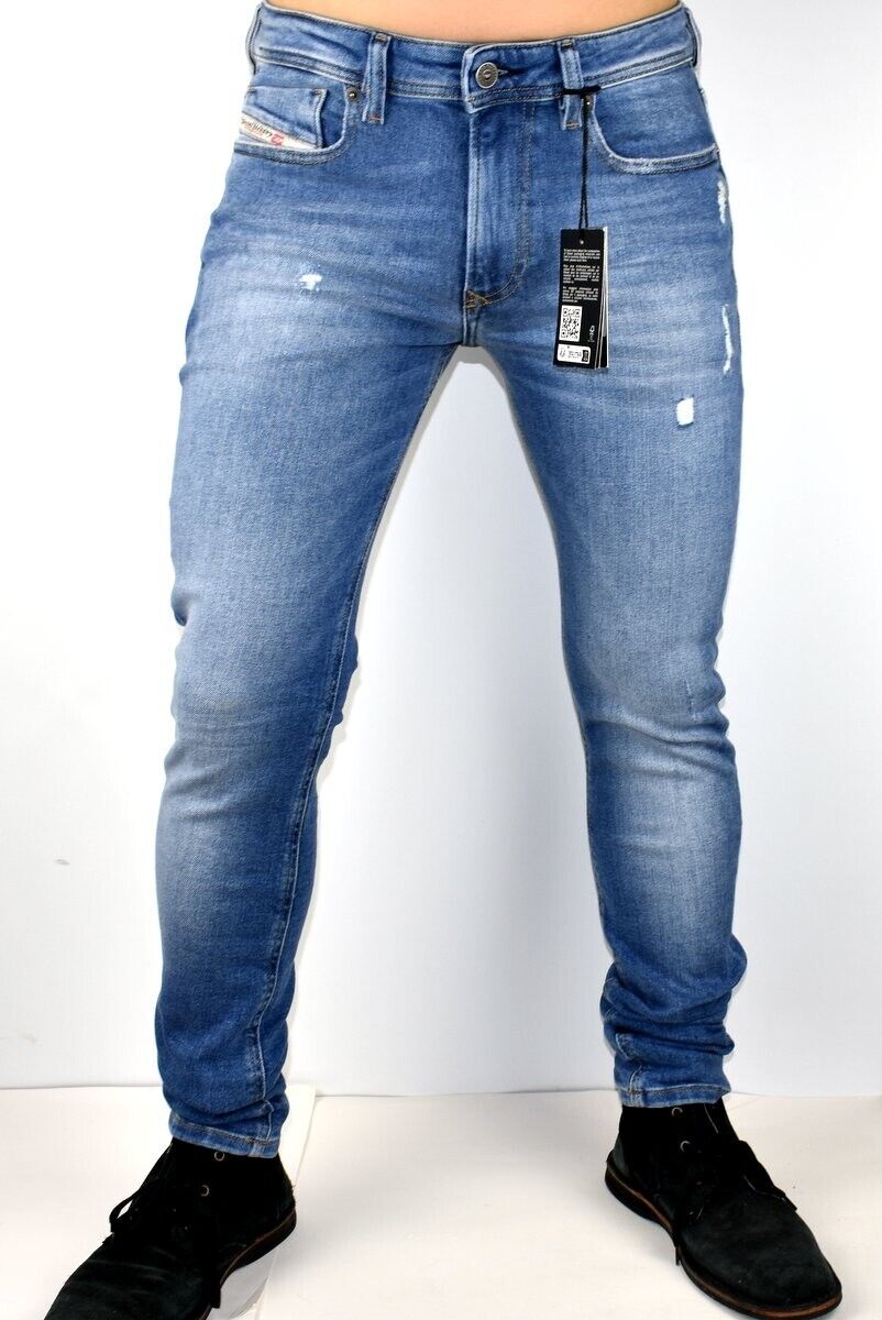 Diesel $325 Men's 1979 Sleenker Low Waist Skinny Fit Denim Diesel $325 Men's 1979 Sleenker Low Waist Skinny Fit Denim