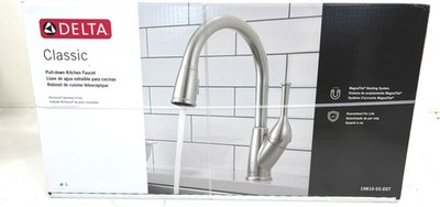 Delta Classic Single Handle PullDown Sprayer Kitchen Faucet Stainless Steel