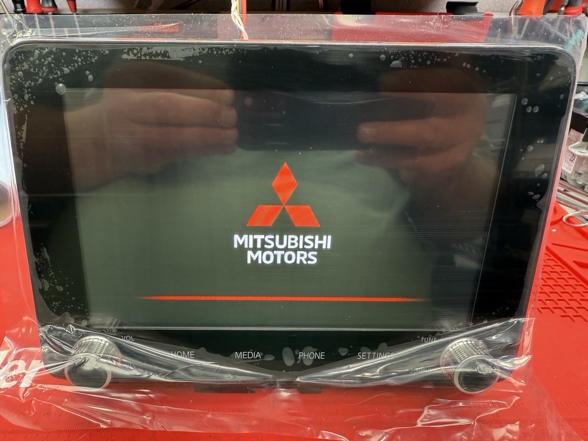 Refurbish 22-23 Mitsubishi Eclipse Cross OEM 8 AM FM Radio Touch