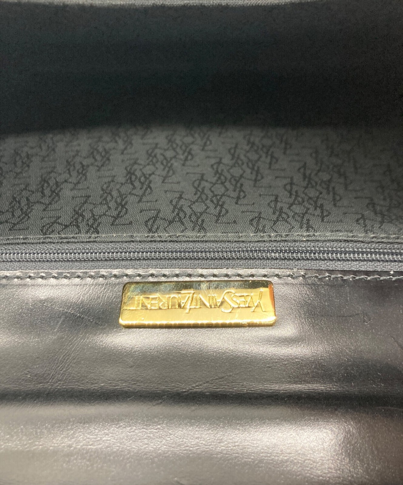 Borsa a tracolla Yves Saint Laurent nera dal Giappone
