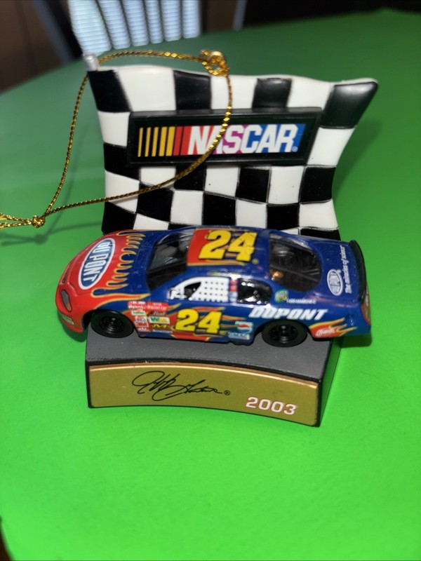 Jeff Gordon Nascar Christmas Holiday Ornament Diecast Race Car #24 Dupont 2003