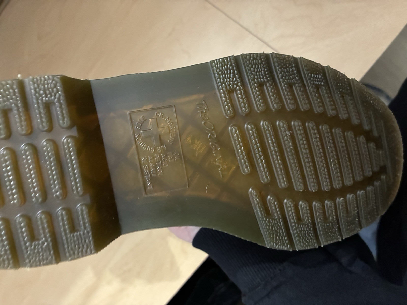 Doc Martens New Black Leather Unisex Combat Boots - Size 6 Ladies  thumbnail 8