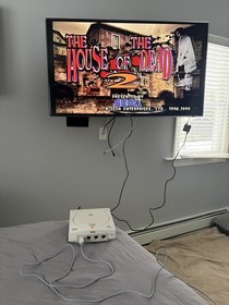 Sega Dreamcast Console Bundle, 2 Controllers, Cords VMU Tested Works Pelican Gun