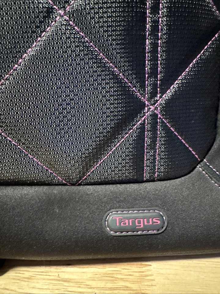 Estuche de pulso Targus TSS57401US para portátiles de 16 pulgadas - negro/púrpura Foto 2 de 4