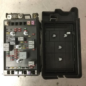 2002 2003 GMC Envoy Oldsmobile Bravada Engine Fuse Box ... 2003 oldsmobile bravada fuse box 