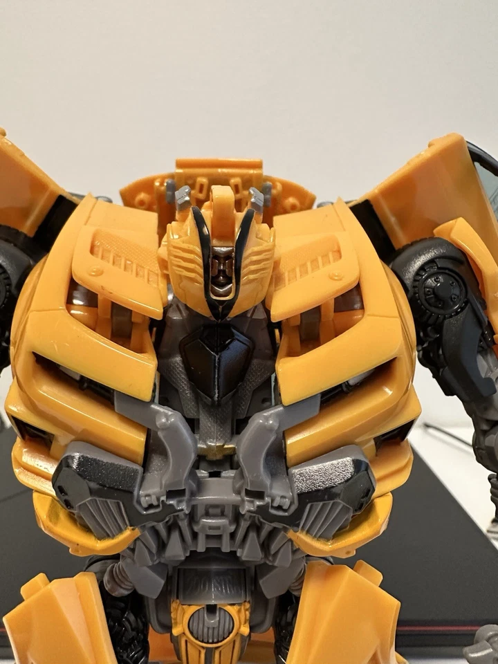 Transformers Leader Class Bumblebee Age Of Extiction - Bild 2 von 4