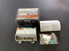 NEW OEM Honeywell S8910U1000 Hot Surface Ignition Module S8910U Free Ship
