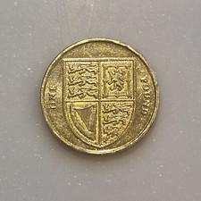 2014 £1 One Pound Coin - Shield Of The Royal Arms - Rare Old Round - Circulated