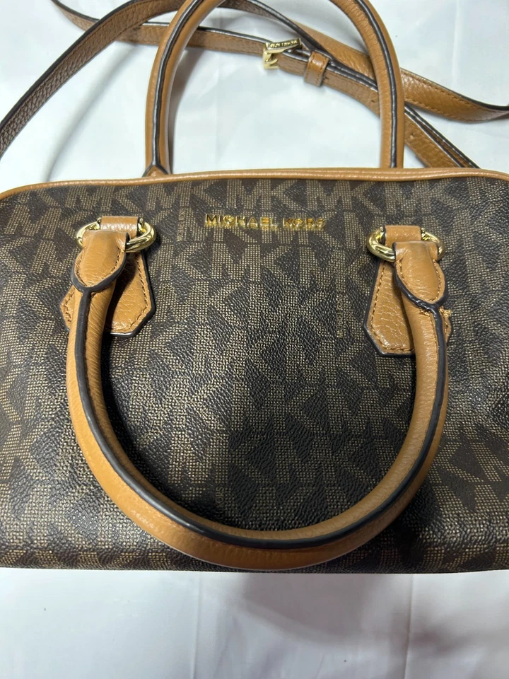 Bolso de mano Michael Kors mediano de cuero Bedford marrón 35T7GBFS2B MK con correa Foto 3 de 4