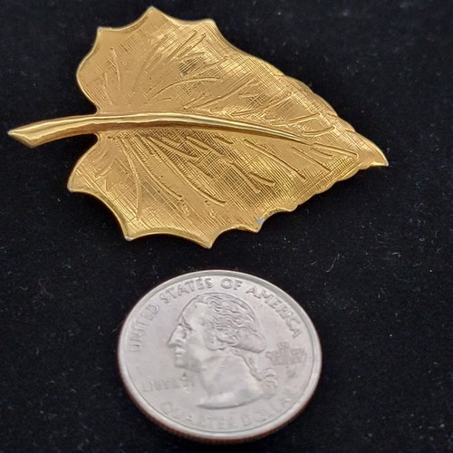 Vintage Gold Tone Metal Leaf Brooch Pin 2" - Picture 3 of 4