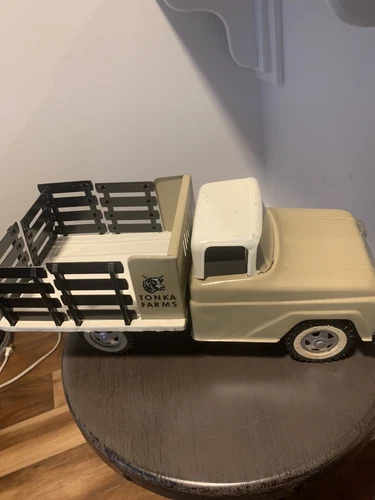 VINTAGE TONKA FARM STAKE BED PICKUP TRUCK