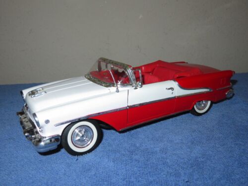 1955 OLDSMOBILE SUPER 88 1:18 WELLY OPENING HOOD, DOORS, & TRUNK - Picture 2 of 12