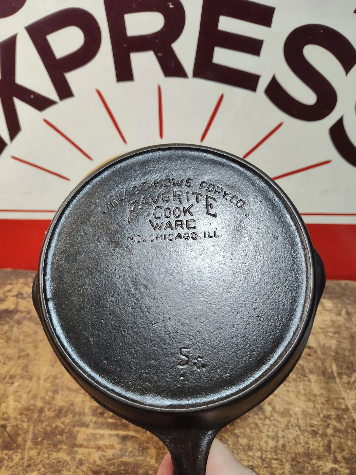Fully Restored FAVORITE Chicago Cast Iron SKILLET Frying Pan 8" Seasoned Flat