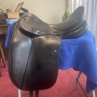 Stubben Genesis Deluxe With Biomex Seat 17/31. Black. Excellent Condition.