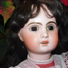 Belle poupée Jumeau 1907,  Tête en biscuit coulé, taille 12, corps articulé -