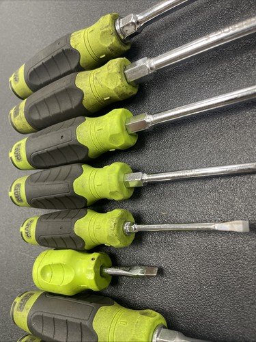 Mac Tools SDB12DG-S - 12pc Mac-Grip Combination Screwdriver Set - Green - Picture 11 of 15