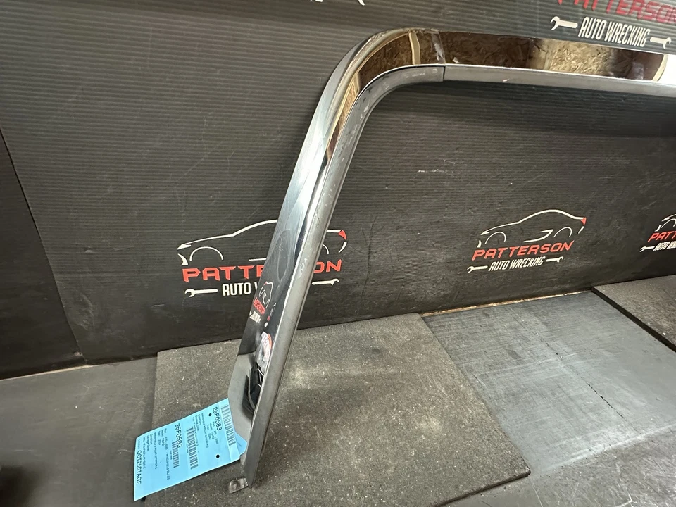 04 FORD THUNDERBIRD PARABRISAS Y PILAR EXTERIOR CROMADO BISEL Foto 2 de 4