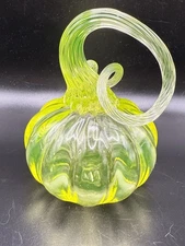 Mosser Hand Blown PUMPKIN with curly stem,   IT GLOWS Uranium.  Very few made.