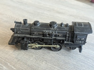 Vintage Lionel 1060 Locomotive 2-4-2 Wheel Configuration Tested, Runs 