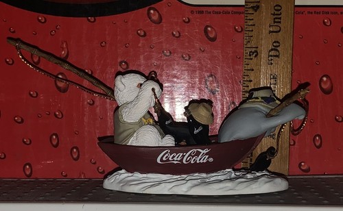 COCA - COLA POLAR BEAR CUBS FRIENDS ARE THE BEST CATCH LIMITED EDITION FIGURINE - Picture 3 of 6