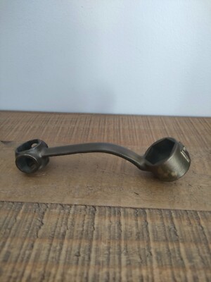 Romain antique Clé romaine décorée en bronze