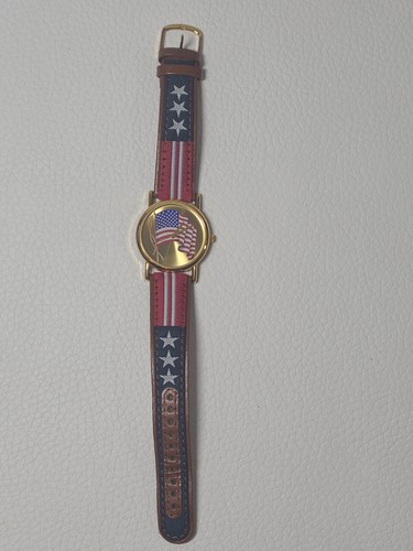 Valdawn Watch Patriotic Stars & Stripes USA Flag Gold Tone Leather Band - Picture 2 of 11