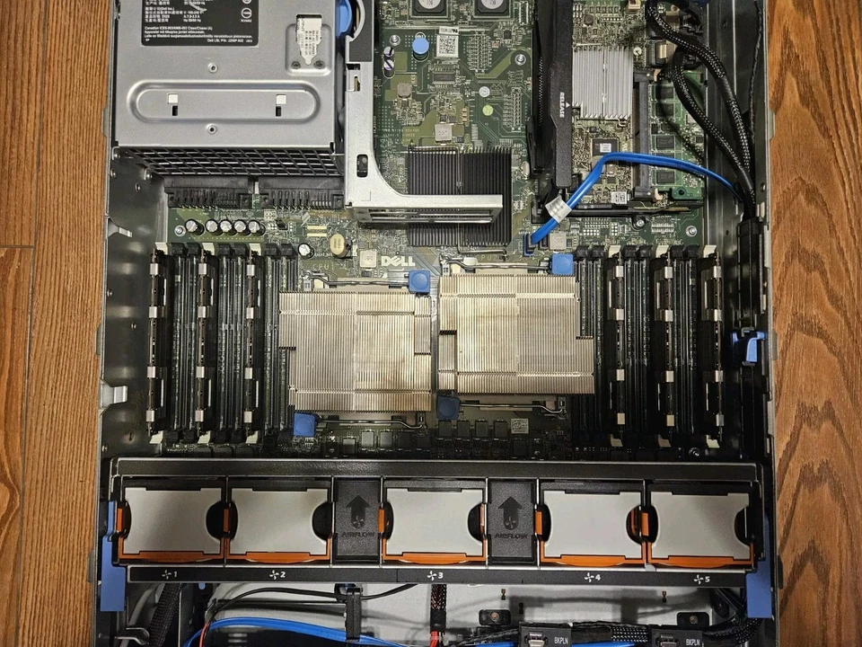 Dell PowerEdge R710 2.5" 2U 2x X5675 3.06GHz 6-Core 24GB 4 Drive Fillers NO OS - Image 3 of 4