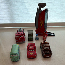 Disney Pixar Cars Diecast Vehicle Lot - Lightning McQueen Mater Launcher 1:55