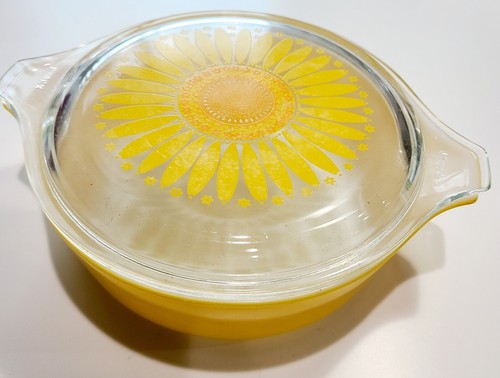 Vintage Pyrex #471 Yellow Sunflower Daisy 1 Pint Casserole Dish #470-C Lid USA