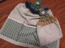 2 Hanging Kitchen Dish Towels with Tops Towel Set Green, White, Blue, Tan, Olive