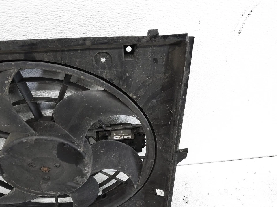 Motor y cubierta ventilador radiador BMW 325XI 2001-2005 17-11-7-561-757 *Manual Foto 3 de 4