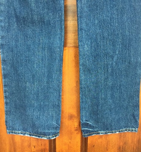 Hollister Mens Classic Straight Jeans Distressed Med Wash Button Fly Sz 31x 32.5 - Picture 7 of 12