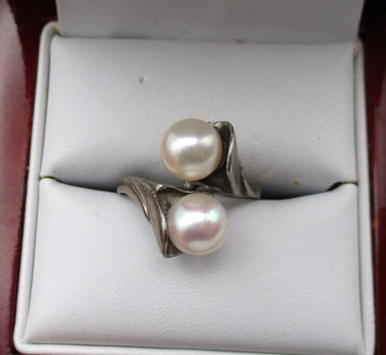 10K White Gold Double Pearl Ring Size 6.5