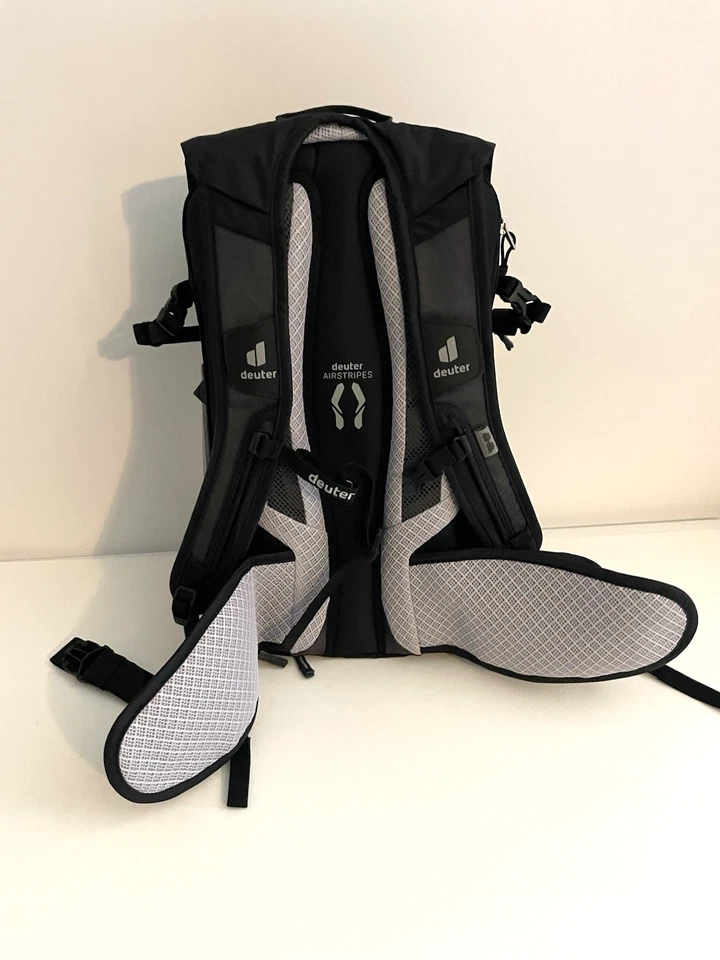 Mochila Deuter Compact EXP 12 SL Hidratación MUJERES Ajuste Gris Negro Ciclismo Foto 3 de 4