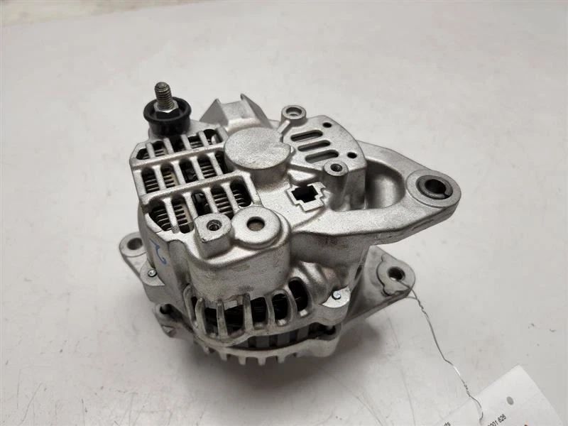 Alternador Mazda 626 2000-2002 4 cilindros OEM FS1118300B Foto 3 de 4