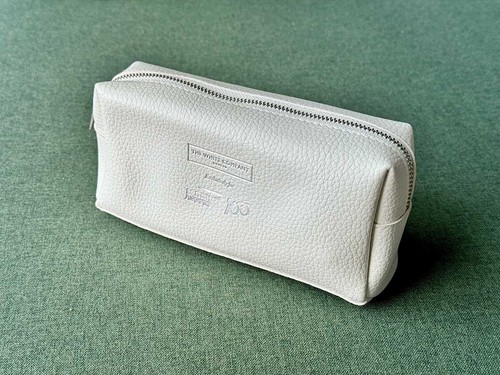NEW UNOPENED BA CLUB WORLD WHITE COMPANY AMENITY KIT BRITISH AIRWAYS BUSINESS