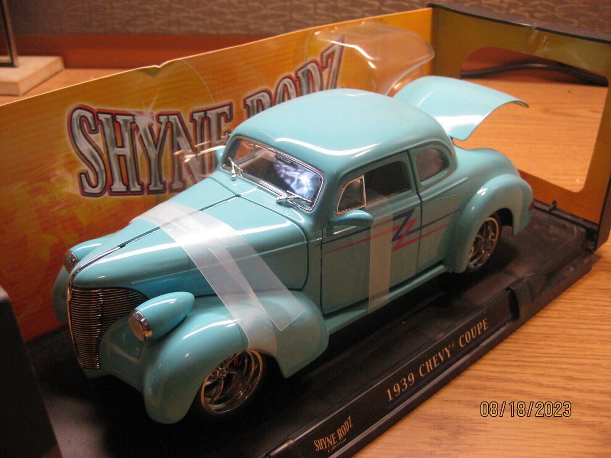 群青色　2000CHEVROLET 1/18スケール 群青色 2000CHEVROLET 1/18スケール 群青色 2000CHEVROLET 1/18