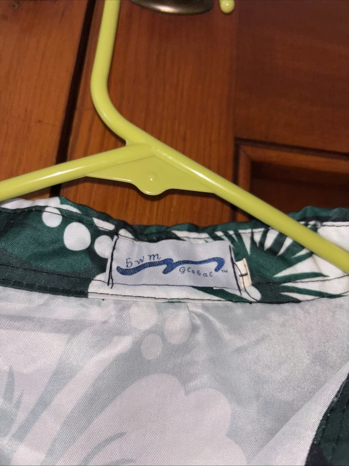 Loyola (MD) Greyhounds Floral Hawaiian Shirt Men’s Large - Image 2 of 3