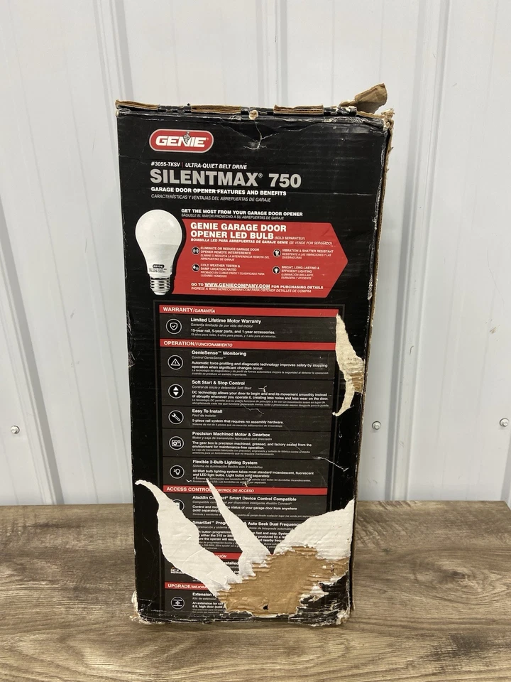 Genie Chain Drive 750 W/Keypad Been in My shop Has Never Been Opened - Image 3 of 4