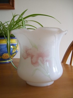 HERVORRAGENDER VINTAGE TULPEN-ÖLLAMPENSCHIRM - 4'' FITTER - SEHR GUTER ZUSTAND.