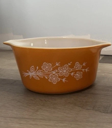 1 Vintage Pyrex Cinderella Casserole Dish 475-B Gold Butterfly USA 1970s